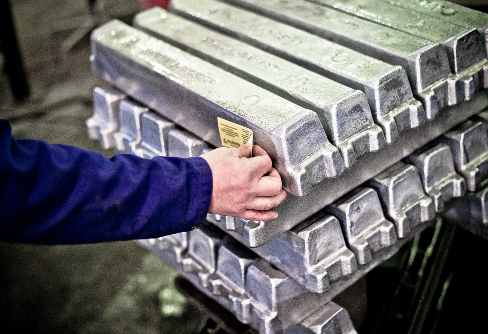 Aluminium coils or ingots